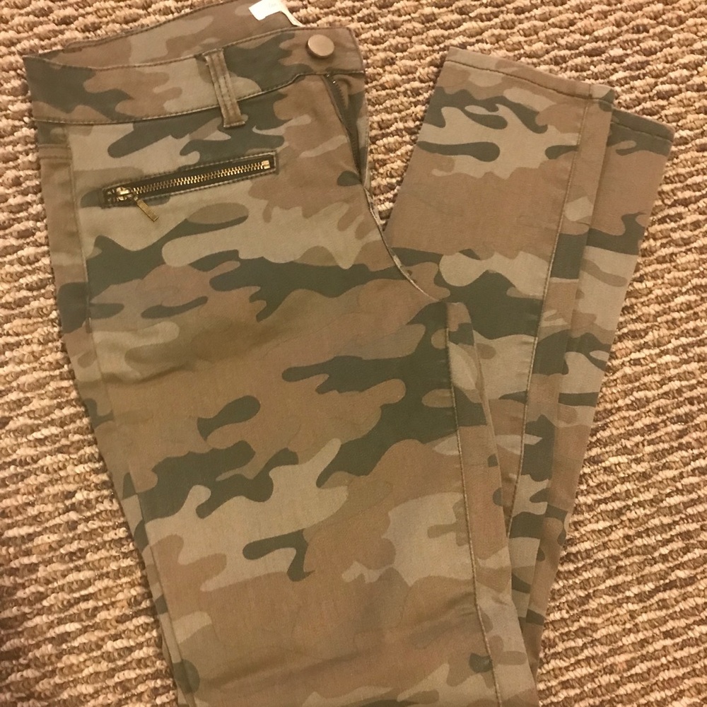 NWOT Skinny Camouflage Pants